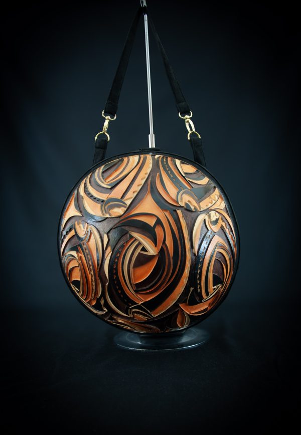 Sac en calebasse ton noir, marron et merisier