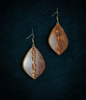 Boucles d'oreilles en calebasse marron et dorées